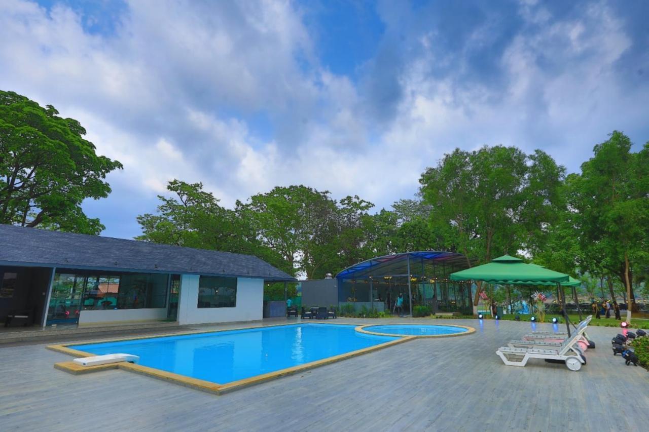 White Feather Resort Kauncha Silvassa Bagian luar foto