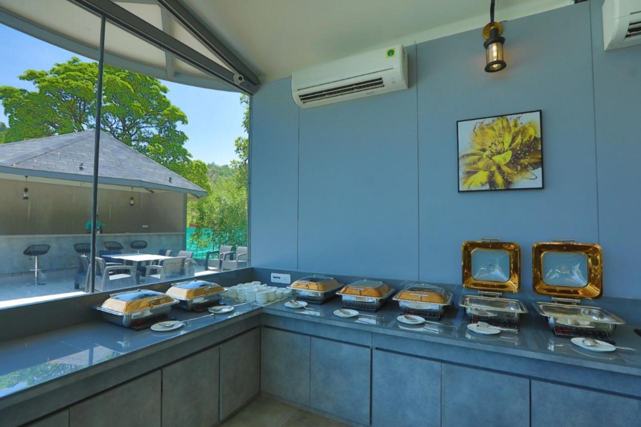 White Feather Resort Kauncha Silvassa Bagian luar foto