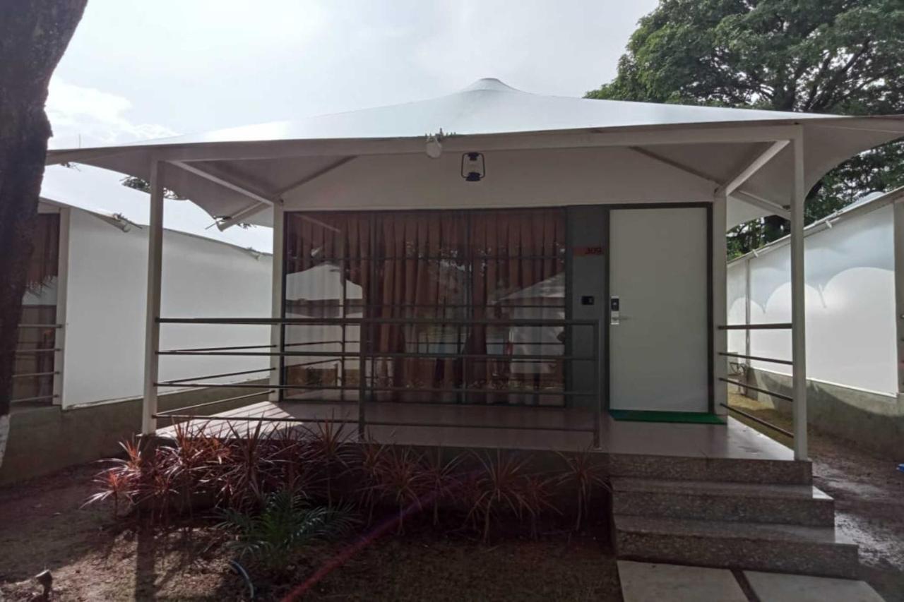 White Feather Resort Kauncha Silvassa Bagian luar foto