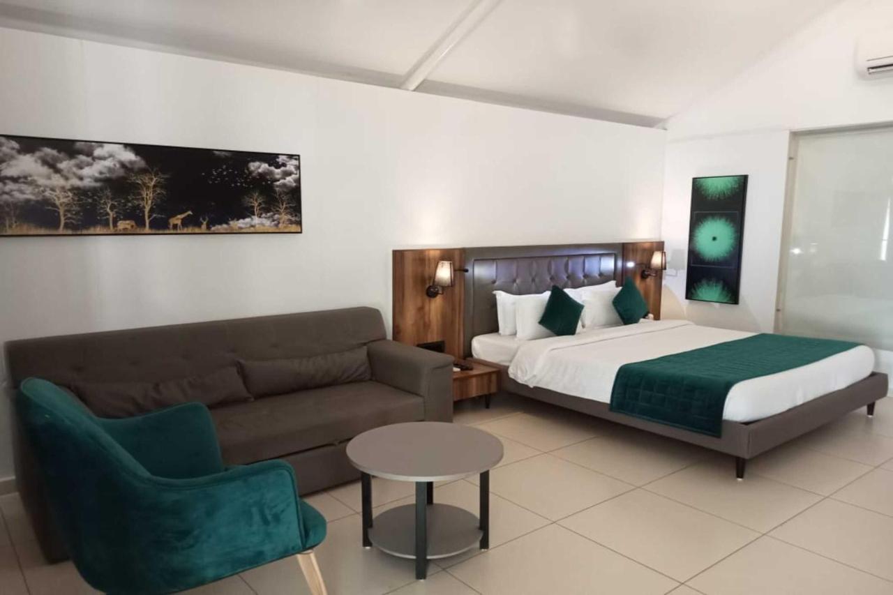White Feather Resort Kauncha Silvassa Bagian luar foto