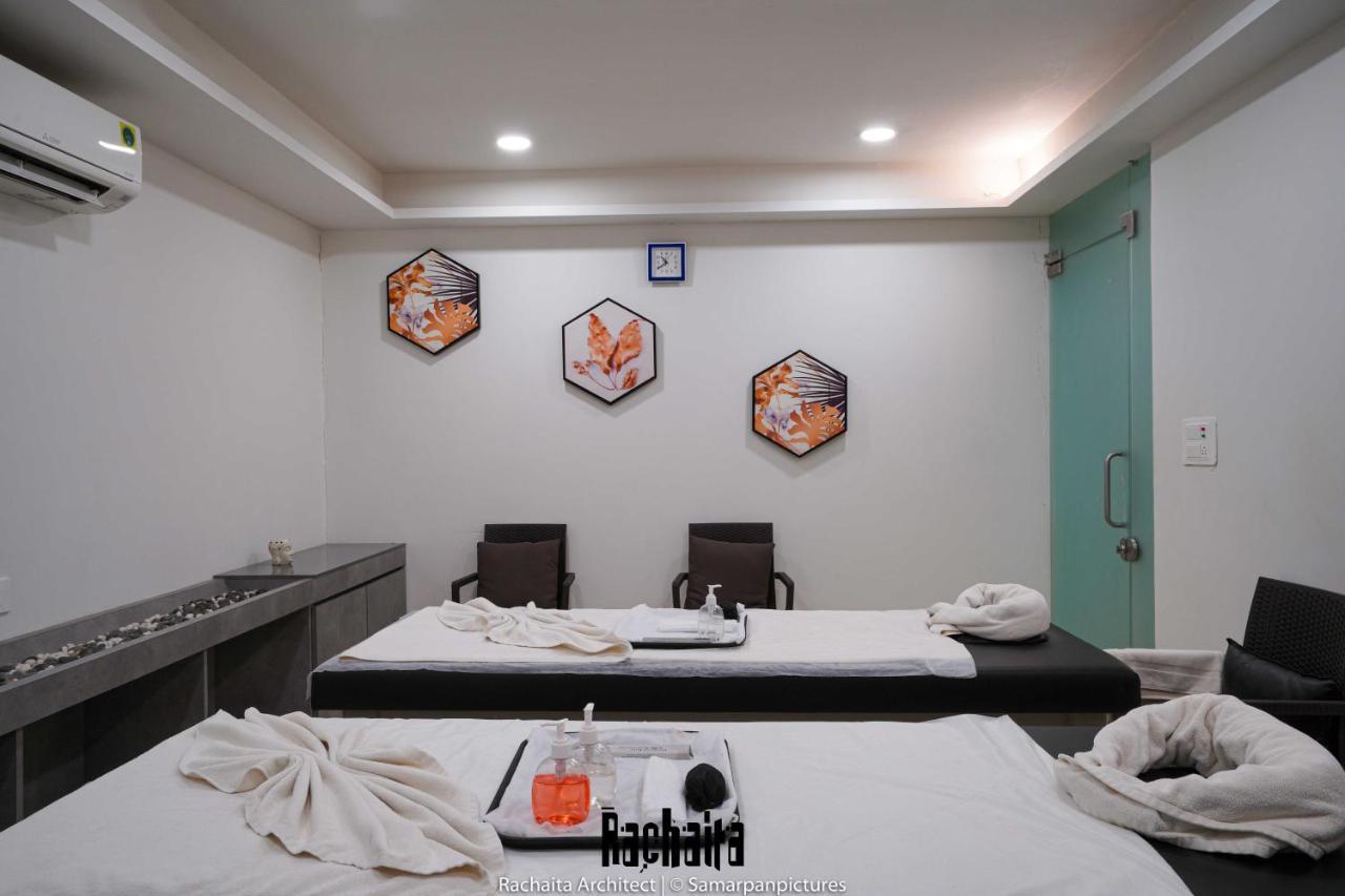 White Feather Resort Kauncha Silvassa Bagian luar foto