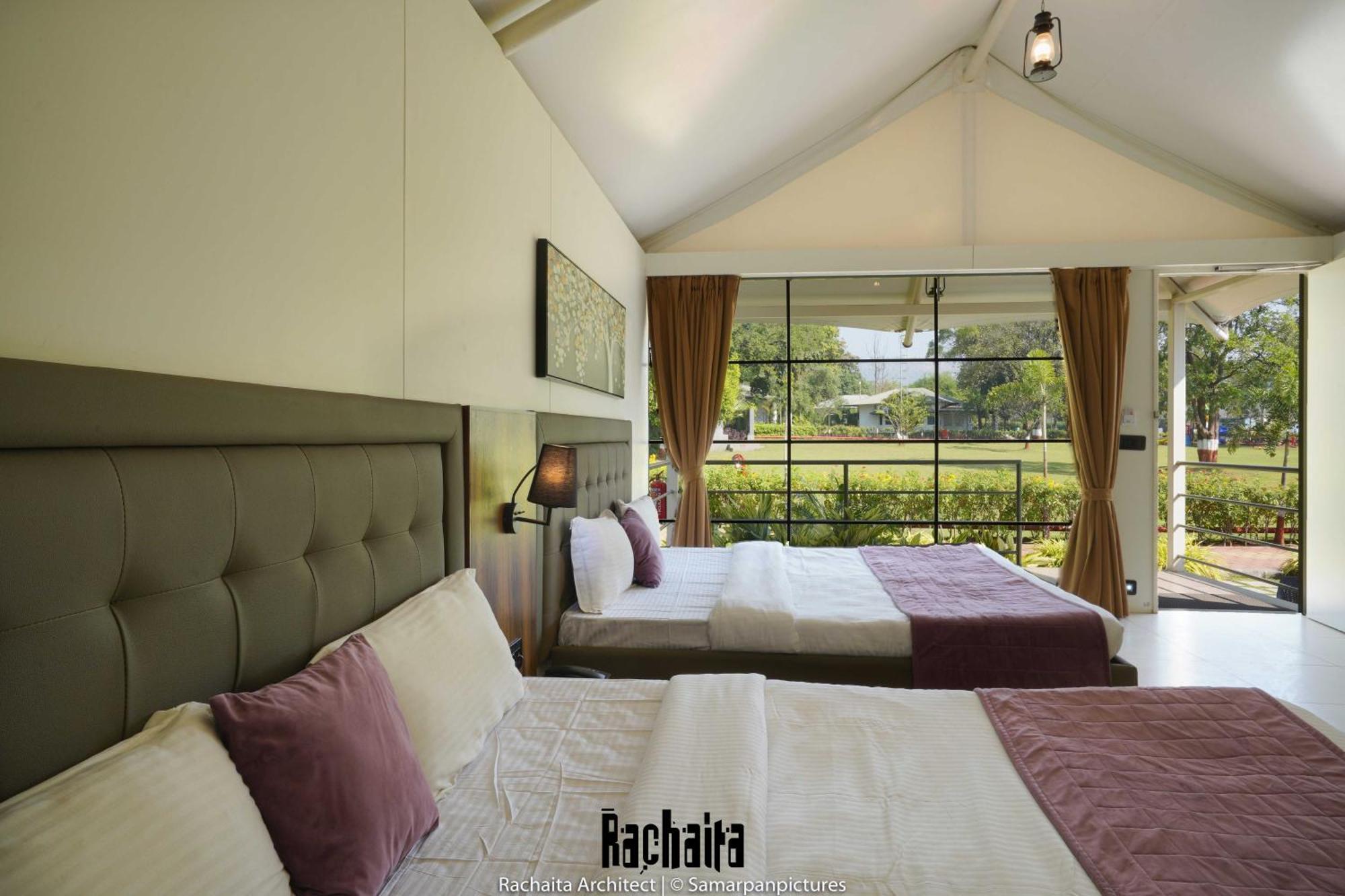 White Feather Resort Kauncha Silvassa Bagian luar foto