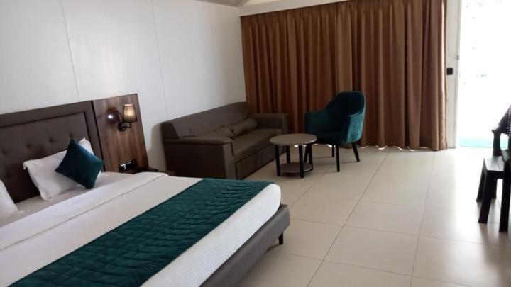 White Feather Resort Kauncha Silvassa Bagian luar foto