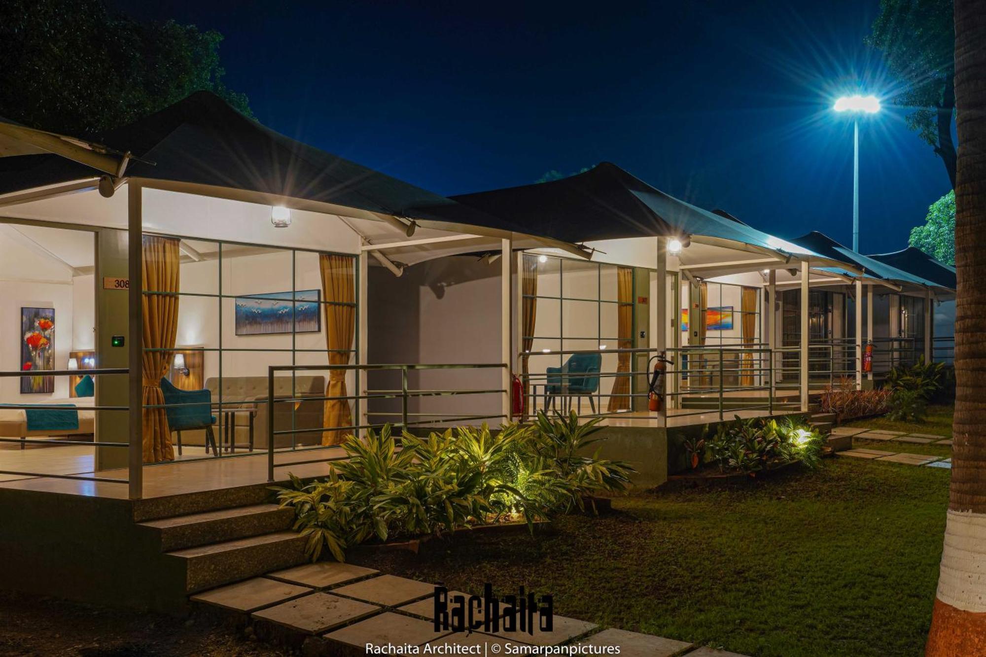 White Feather Resort Kauncha Silvassa Bagian luar foto